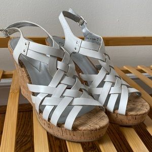 Guess White Wedges